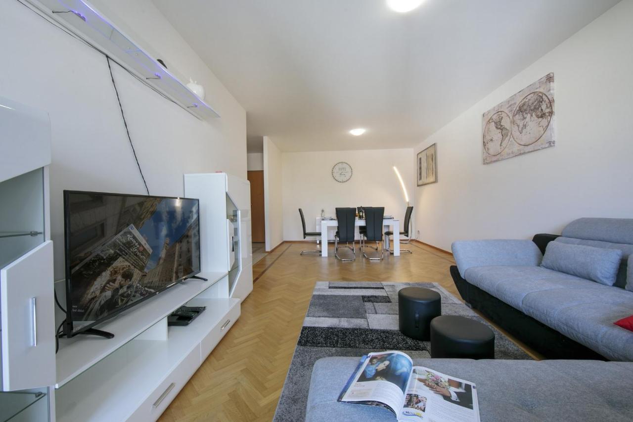 Apartment Comfort Family House